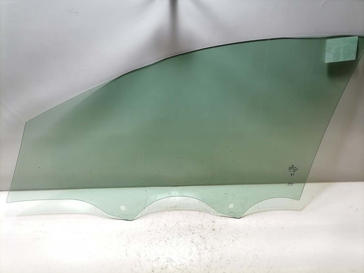 VW Golf 8 original T&uuml;rscheibe vorn rechts 5-T&uuml;rer Bj.2024